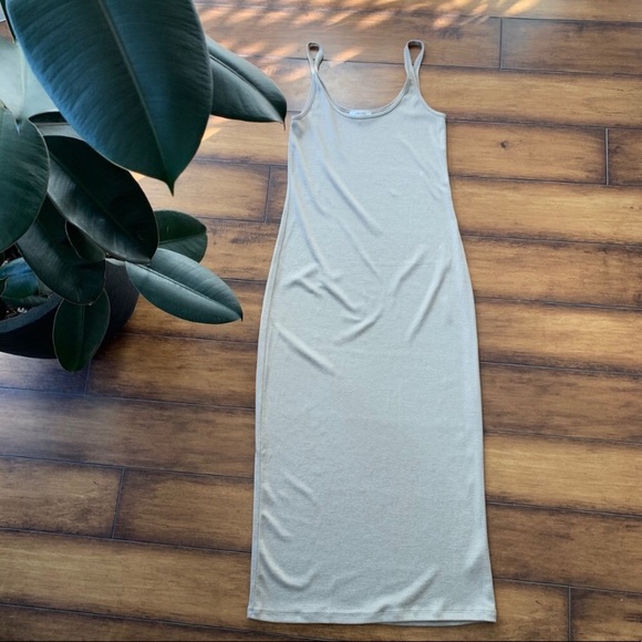 SOLD 💌NWOT Babaton Aritzia Freddie Dress Taupe XS - Picture 3 of 7